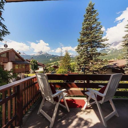 Апартаменты Cortina-House Кортина-д'Ампеццо Экстерьер фото