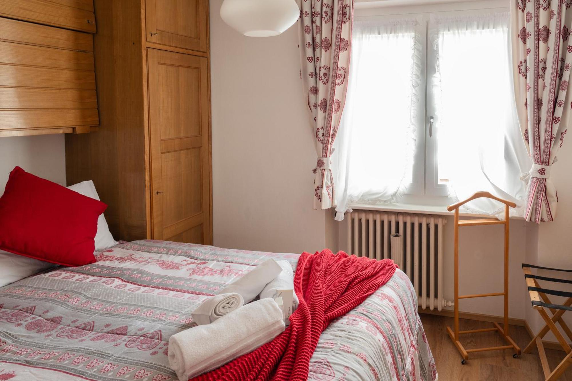 Апартаменты Cortina-House Кортина-д'Ампеццо Экстерьер фото