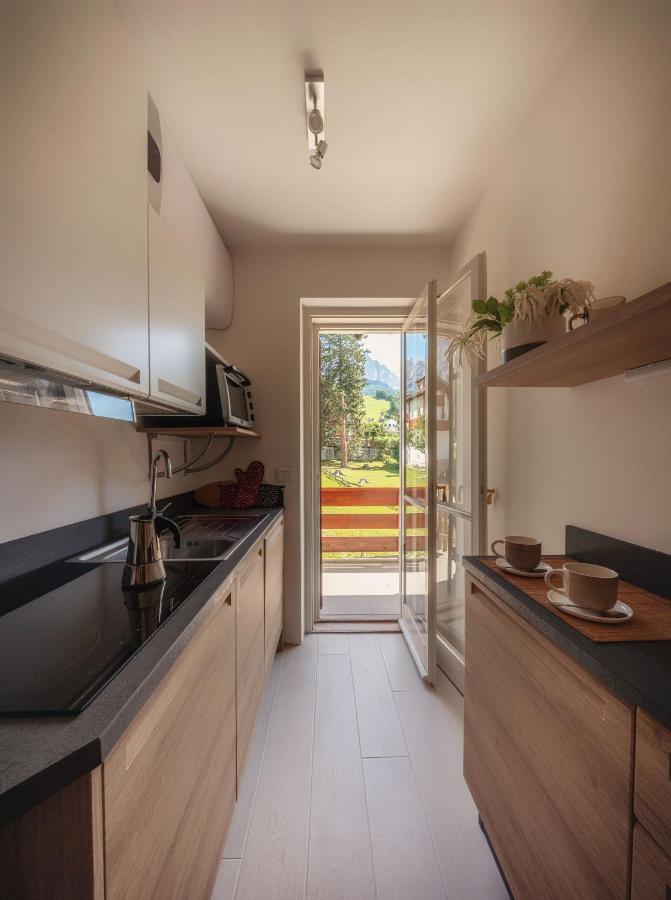 Апартаменты Cortina-House Кортина-д'Ампеццо Экстерьер фото
